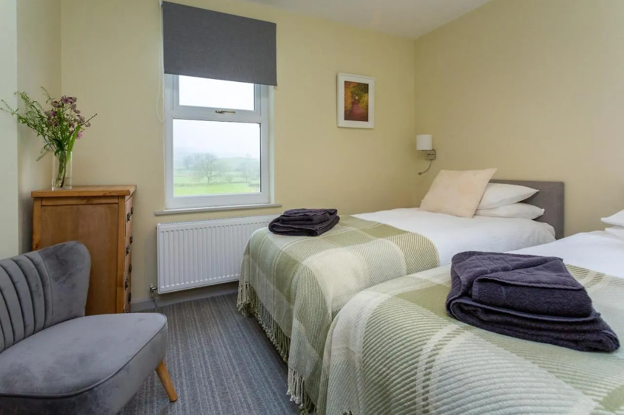 Howgills House Hotel 세드버그