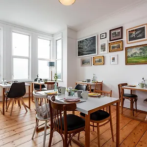Bed & Breakfast Bridge House